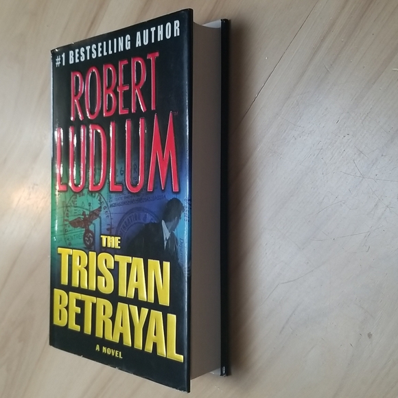 The Tristan Betrayal novel/book by Robert Ludlum - Picture 5 of 6